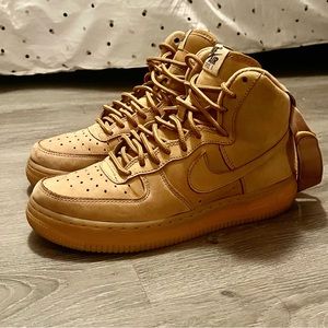 Tan , Size 5 in grade school